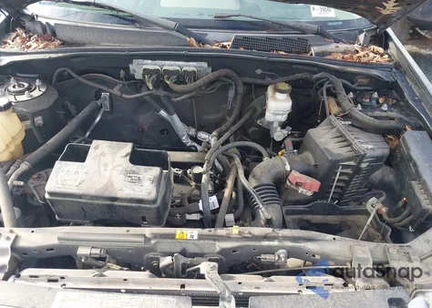 2010 Ford Escape Xls из США, поврежденный, VIN 1FMCU0C77AKA54374